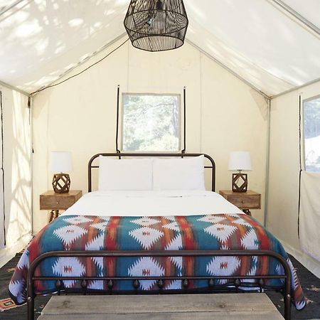 Shaver Lake Village Hotel Bagian luar foto