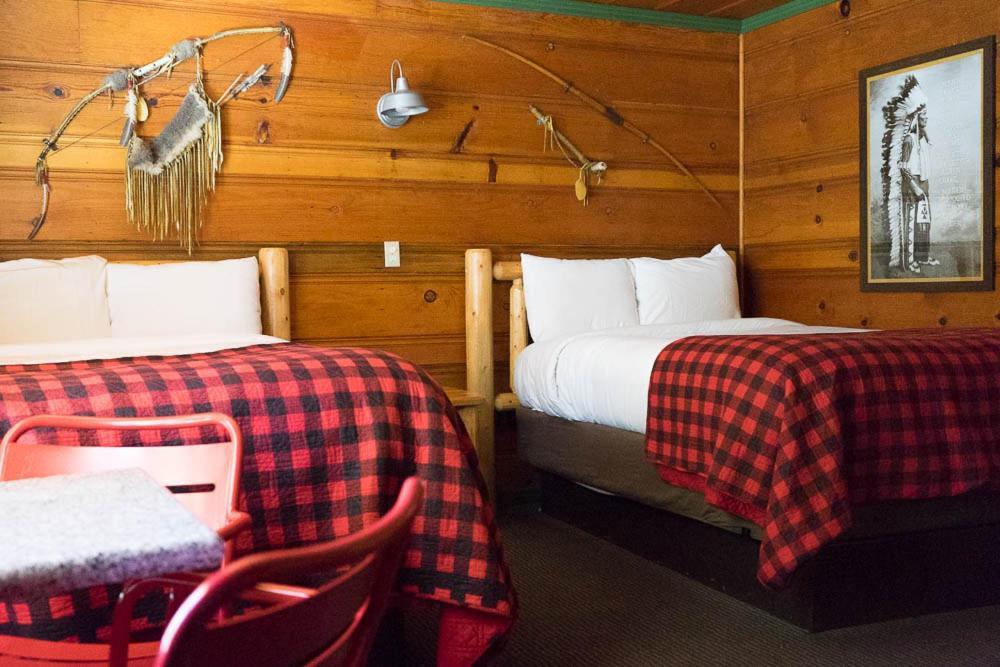 Shaver Lake Village Hotel Bagian luar foto