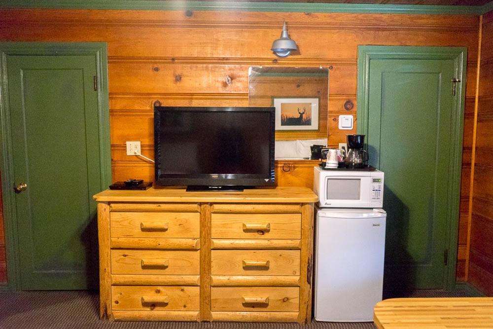 Shaver Lake Village Hotel Bagian luar foto