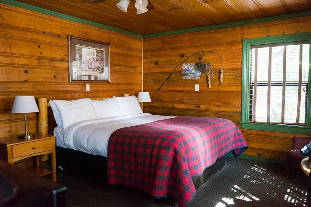 Shaver Lake Village Hotel Bagian luar foto