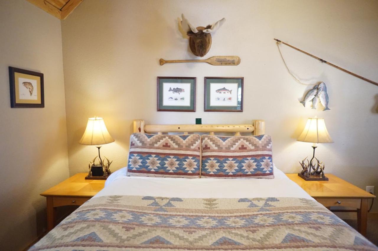 Shaver Lake Village Hotel Bagian luar foto