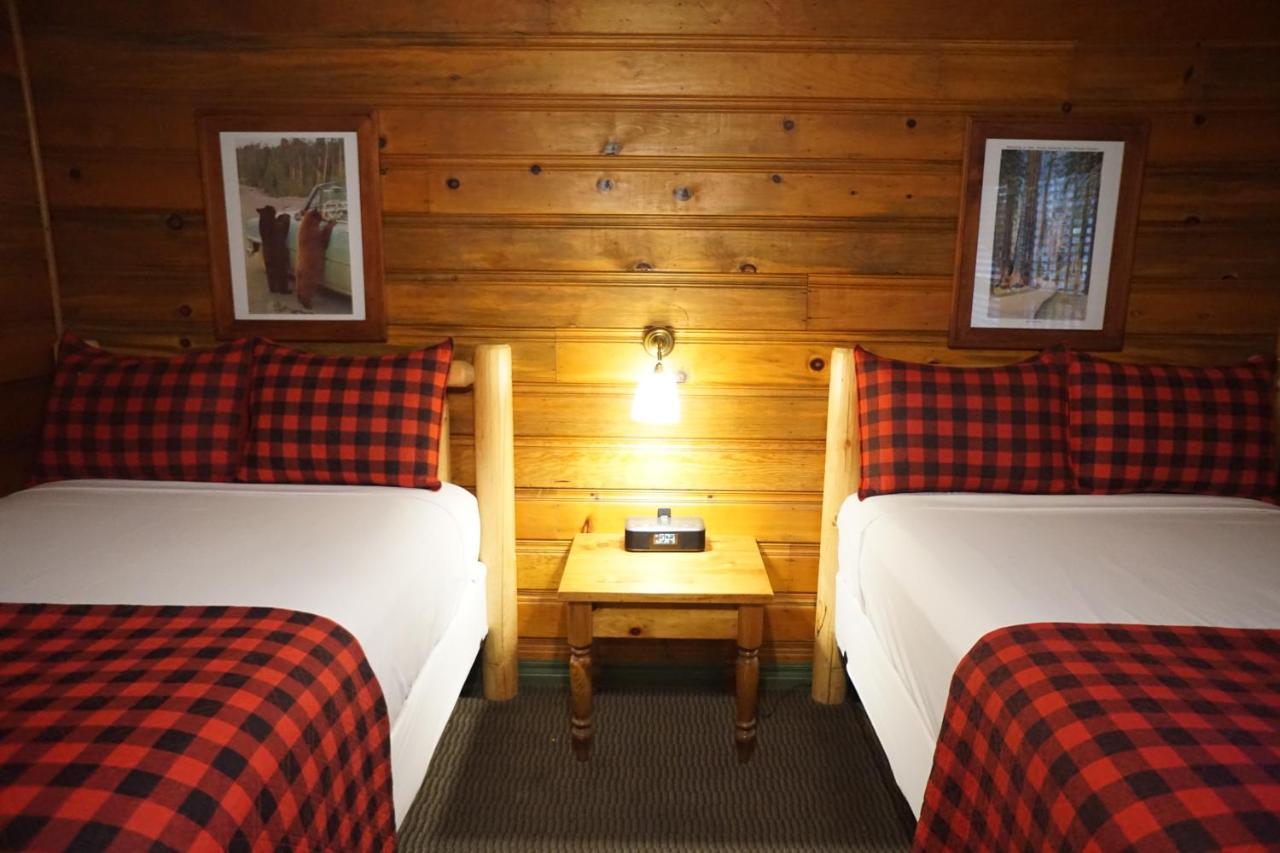 Shaver Lake Village Hotel Bagian luar foto