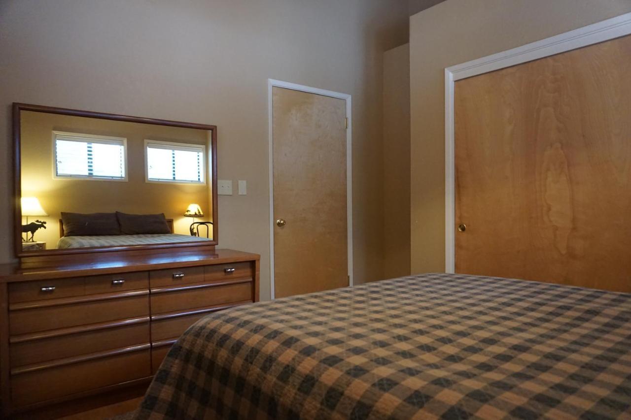 Shaver Lake Village Hotel Bagian luar foto