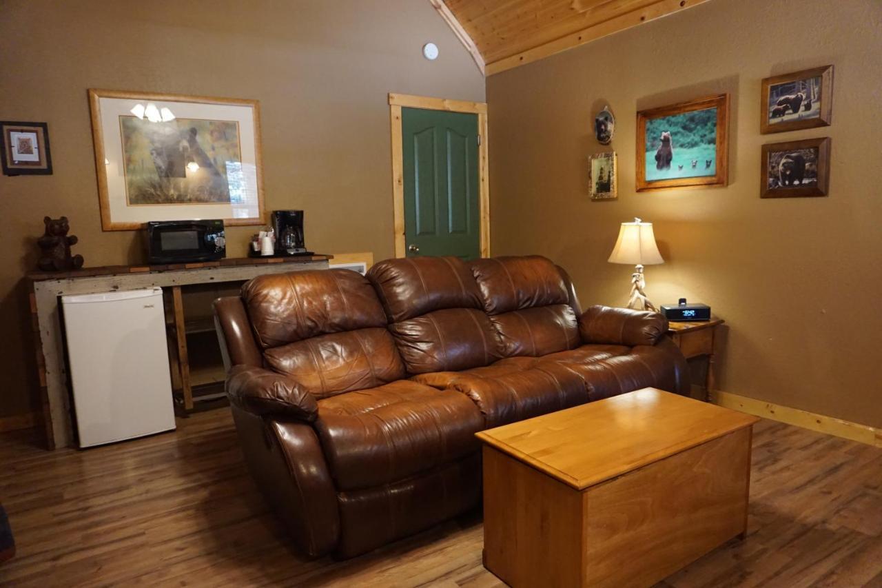 Shaver Lake Village Hotel Bagian luar foto