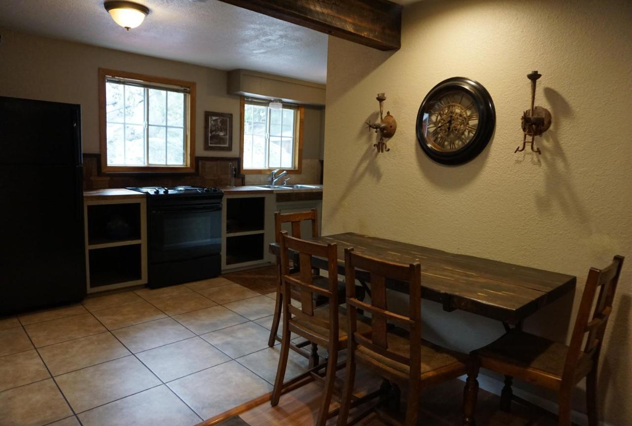 Shaver Lake Village Hotel Bagian luar foto