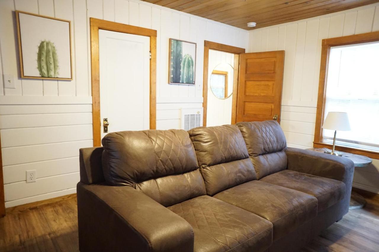 Shaver Lake Village Hotel Bagian luar foto