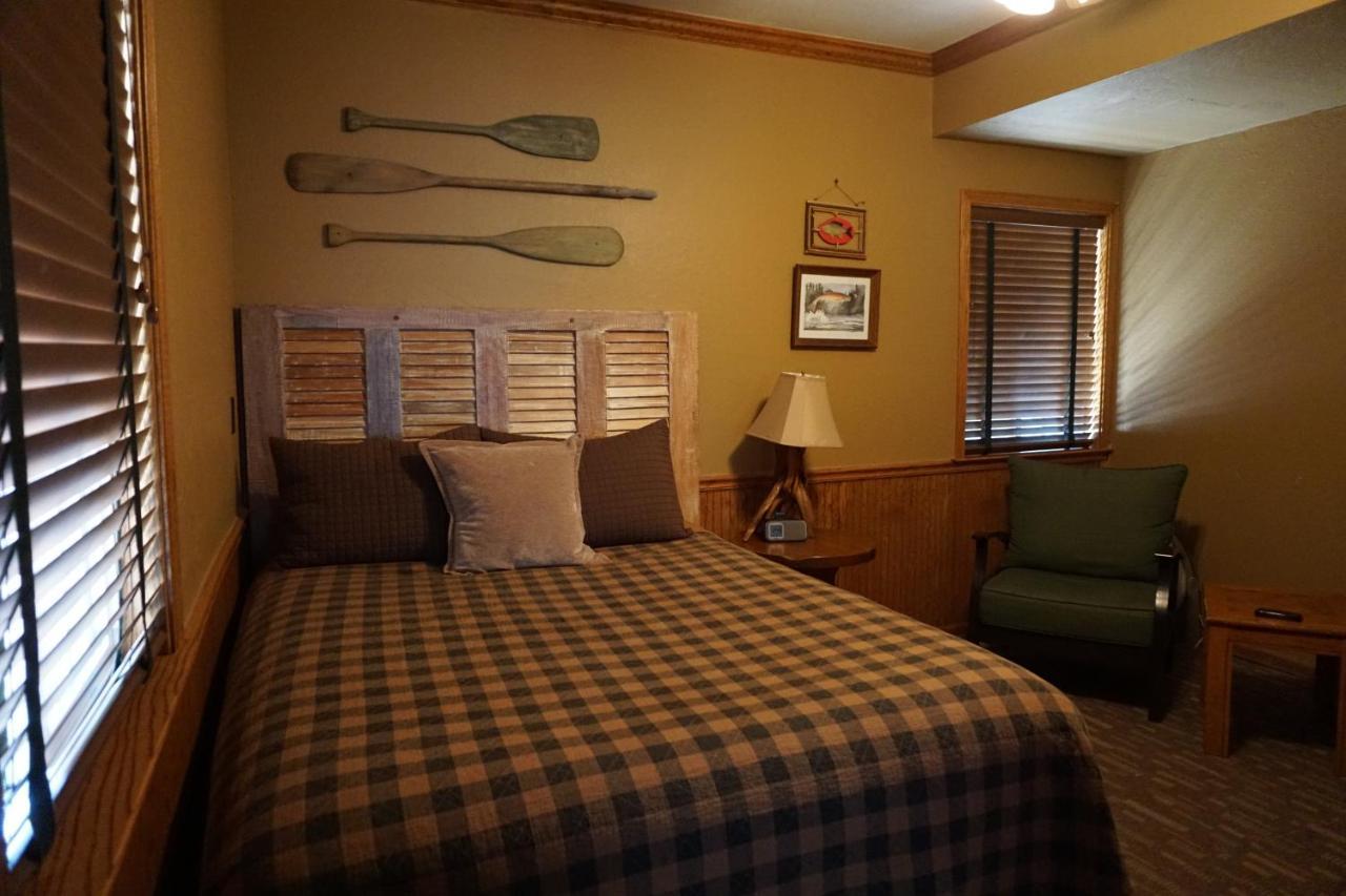 Shaver Lake Village Hotel Bagian luar foto