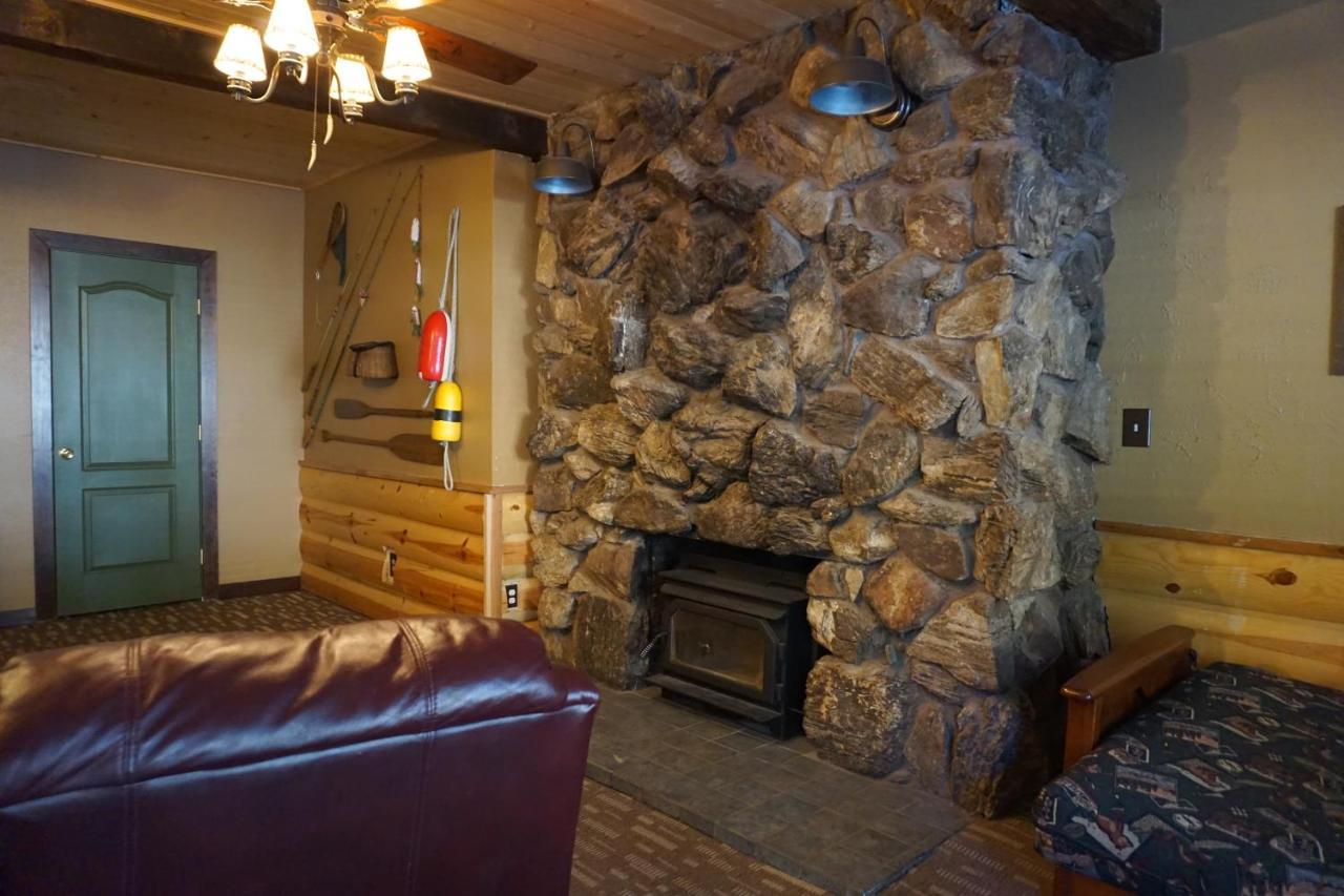Shaver Lake Village Hotel Bagian luar foto