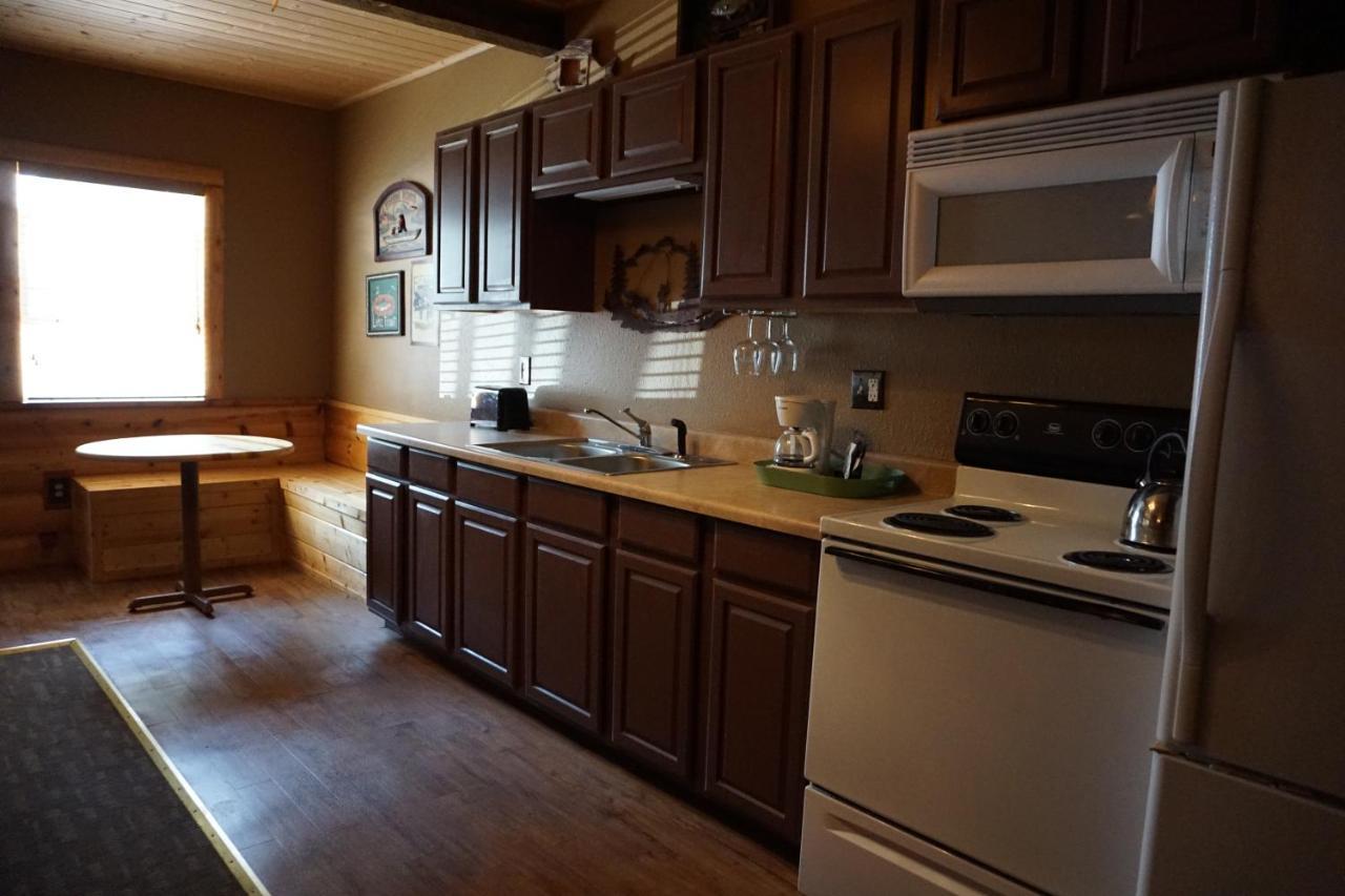 Shaver Lake Village Hotel Bagian luar foto