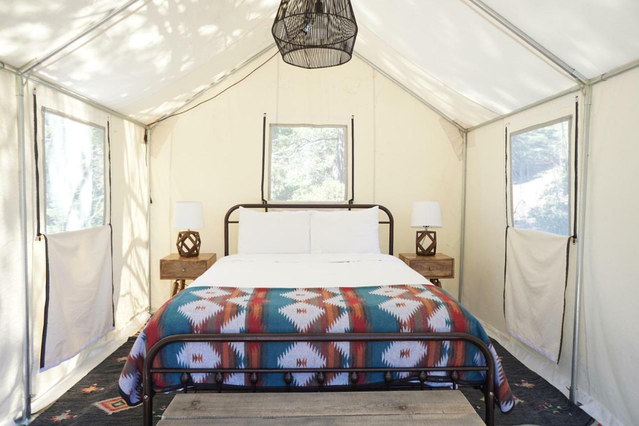 Shaver Lake Village Hotel Bagian luar foto